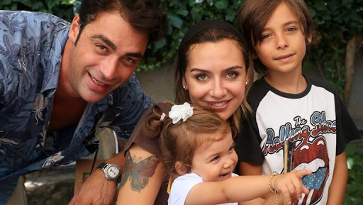 ცნობილი მსახიობი მამაკაცების რჩეული და ორი შვილის დედა - ამბები თურქ ლამაზმანზე mshoblebi