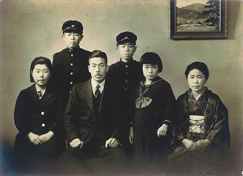kusama-family-1674666972.jpg