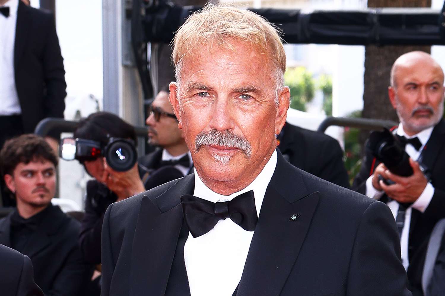 kevin-costner-cannes-052024-1212a97ced6649d1b1fd00367b1bf06b-1716320048.jpg