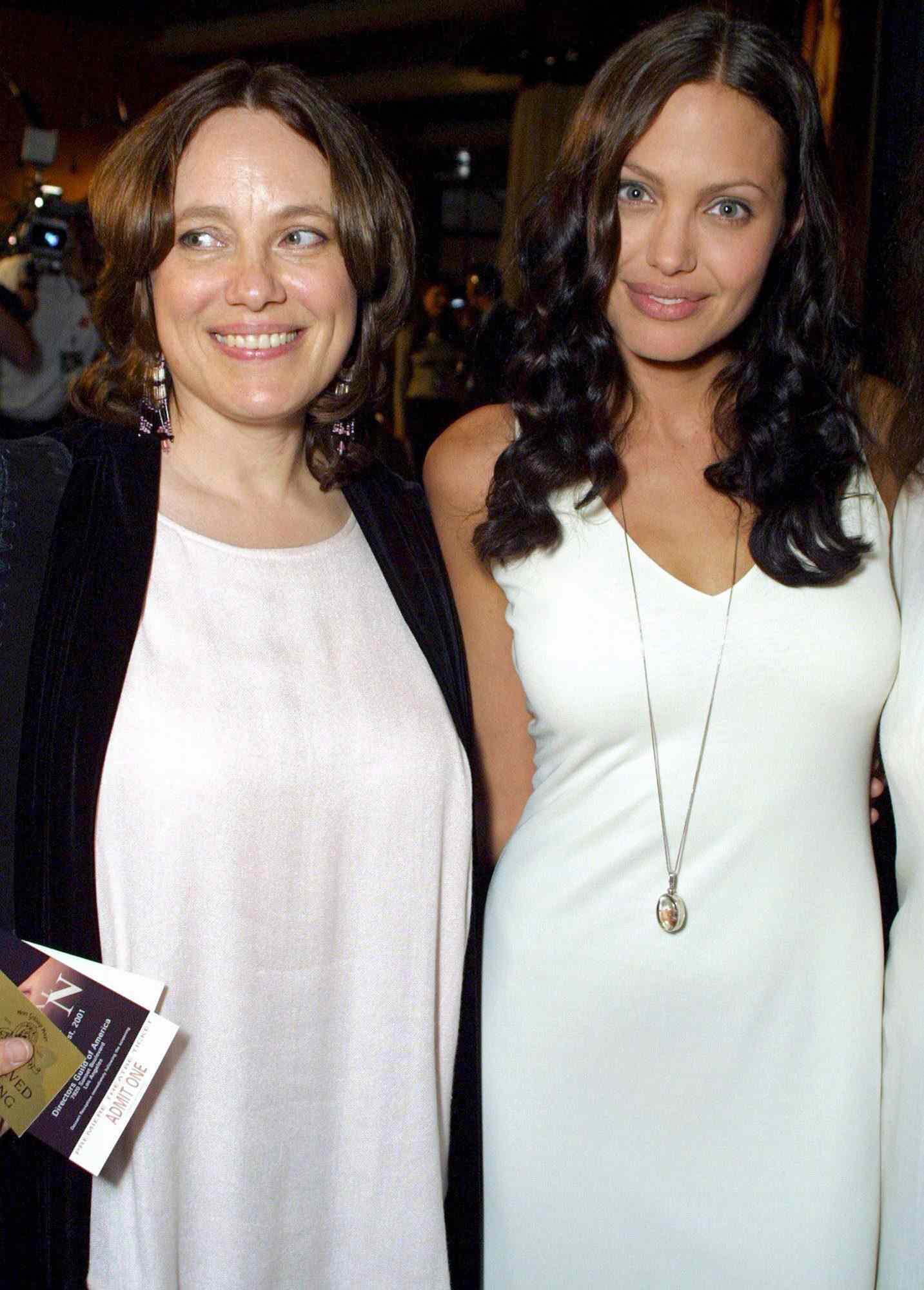 angelina-jolie-marcheline-bertrand-2000-ea462eb708dd4d8dac4721abddb11f11-1720950893.jpg