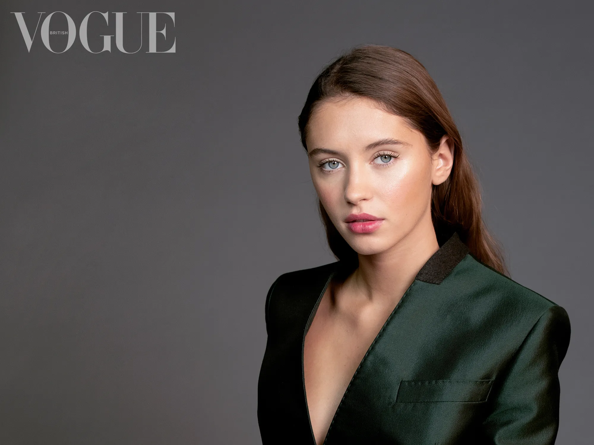 iris-law-vogue-darling-1738526827.webp