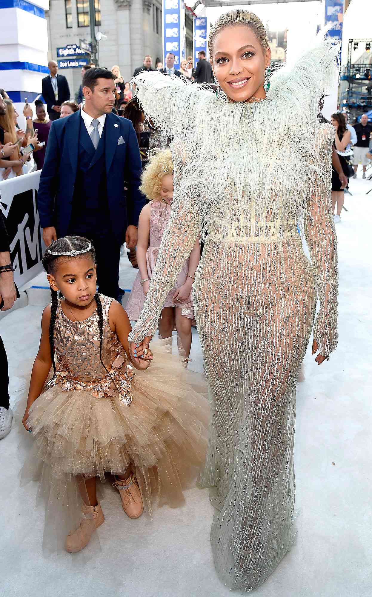 blue-ivy-5-1fa2656ededb489a9a25d9e875a7396d-1738691981.jpg