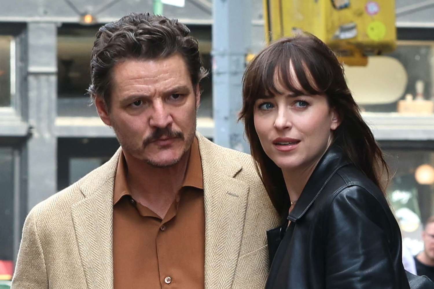 pedro-pascal-dakota-johnson-051725-542bb794e89e4fd6a3f9a5700611bd0f-1750935177.jpg