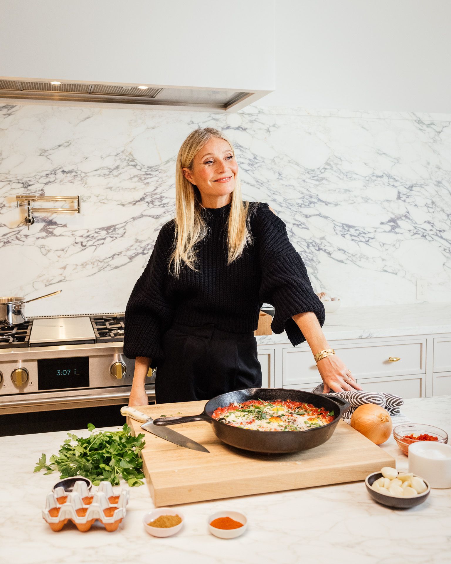 ge-monogram-kitchen-gwyneth-paltrow-tanveer-badal-photography-7-13-3-1-1649084757-1757157247.jpg