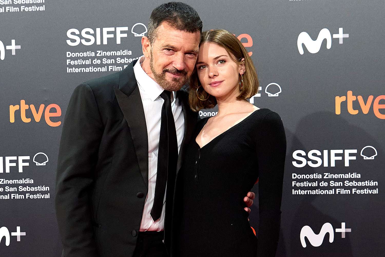 antonio-banderas-and-stella-banderas-attend-the-opening-ceremony-of-69th-san-sebastian-international-film-festival-013125-8d41fb3be67649d7a0884fe2562fba37-1760945114.jpg