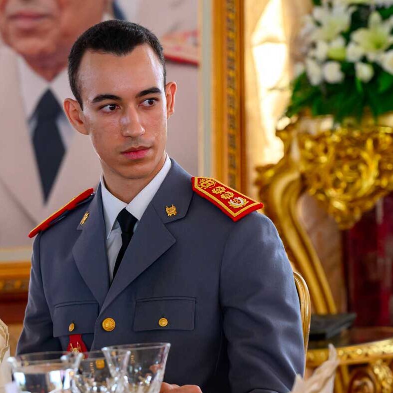 prince-heritier-moulay-el-hassan-diner-69-anniversaire-forces-armees-787x787-1761061407.jpg