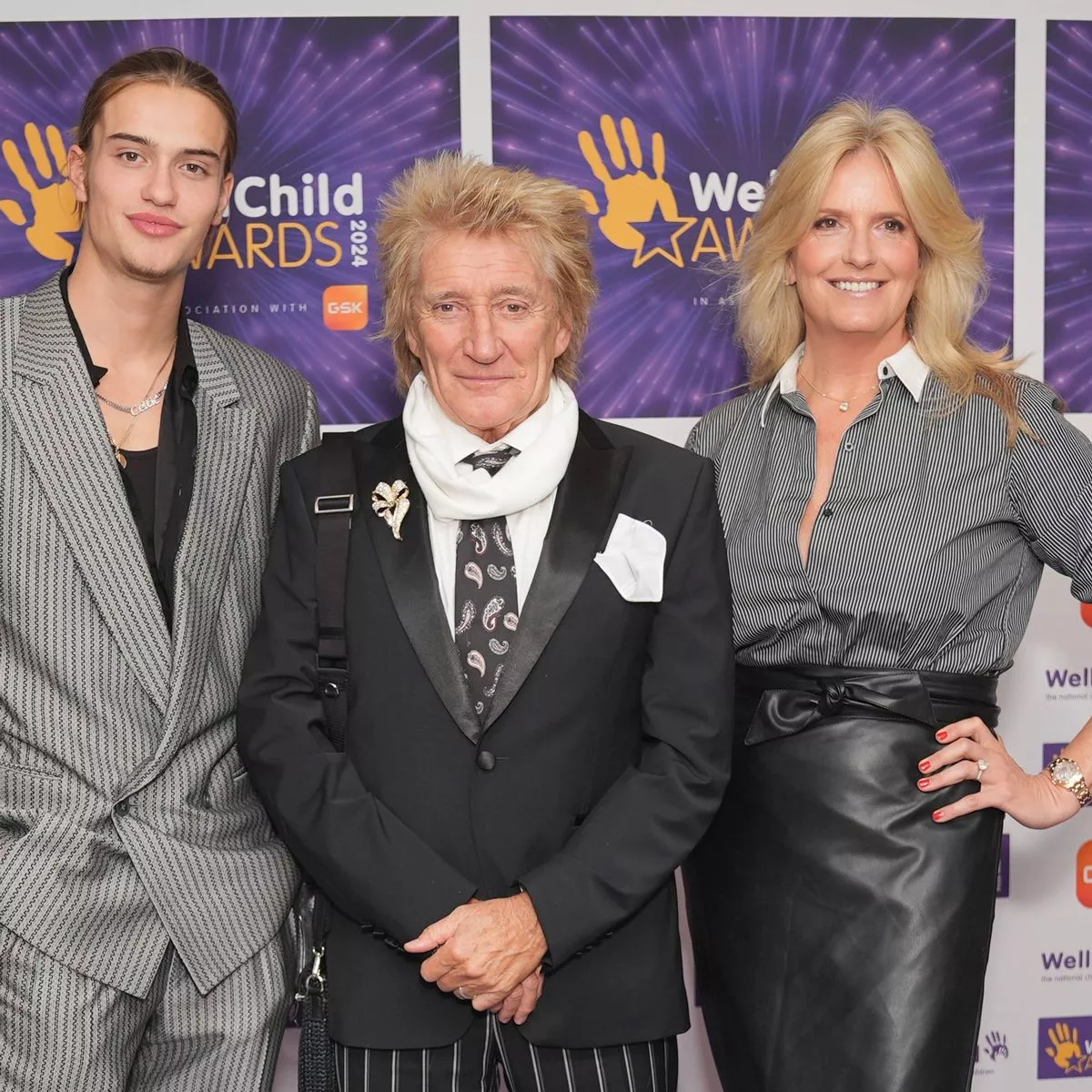 0-sir-rod-stewart-his-wife-penny-lancaster-and-their-son-alastair-wallace-stewart-yui-mokpa-1763105495.webp