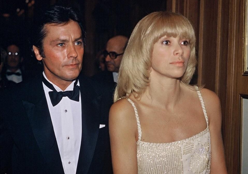 alain-delon-s-exprime-apres-le-deces-mireille-darc-sans-elle-je-peux-partir-moi-aussi-1766817813.jpg