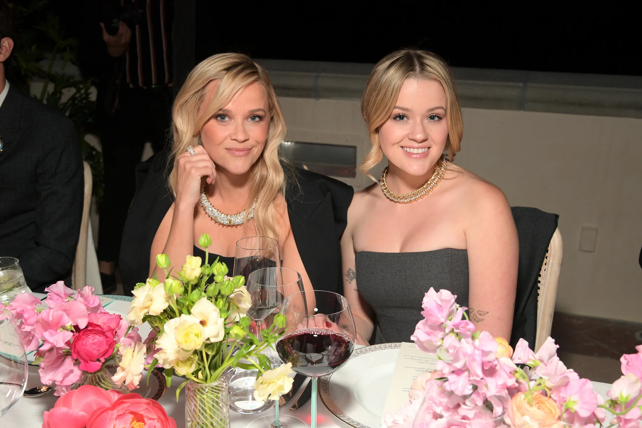 reese-witherspoon-ava-phillippe-1766954720.webp