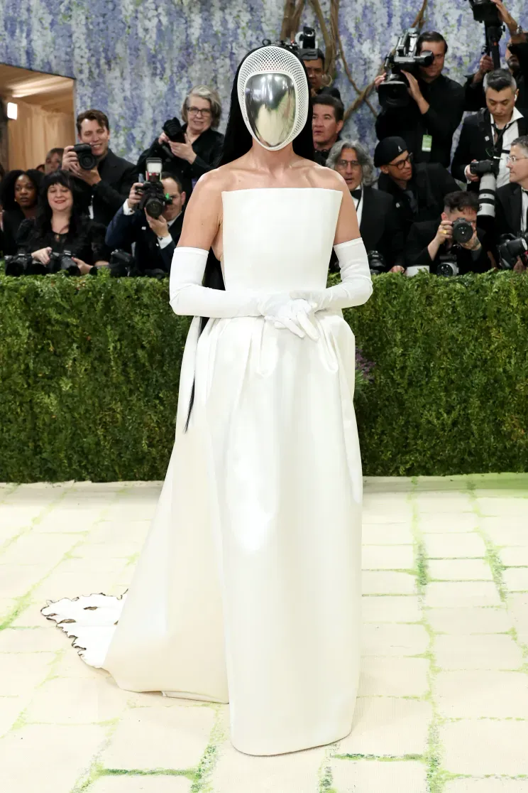keti-perri-v-stella-mccartney-1777959097.webp