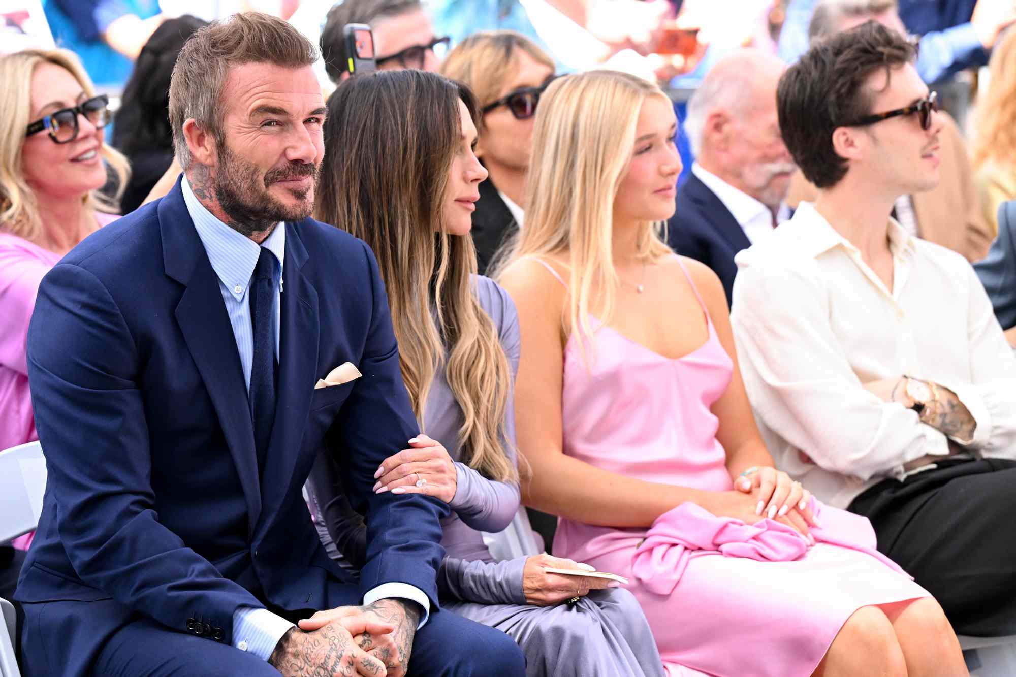 david-victoria-harper-cruz-beckham-walk-of-fame-star-61226-ae9799f79676428e8aeb5e9e52e81615-1781379898.jpg