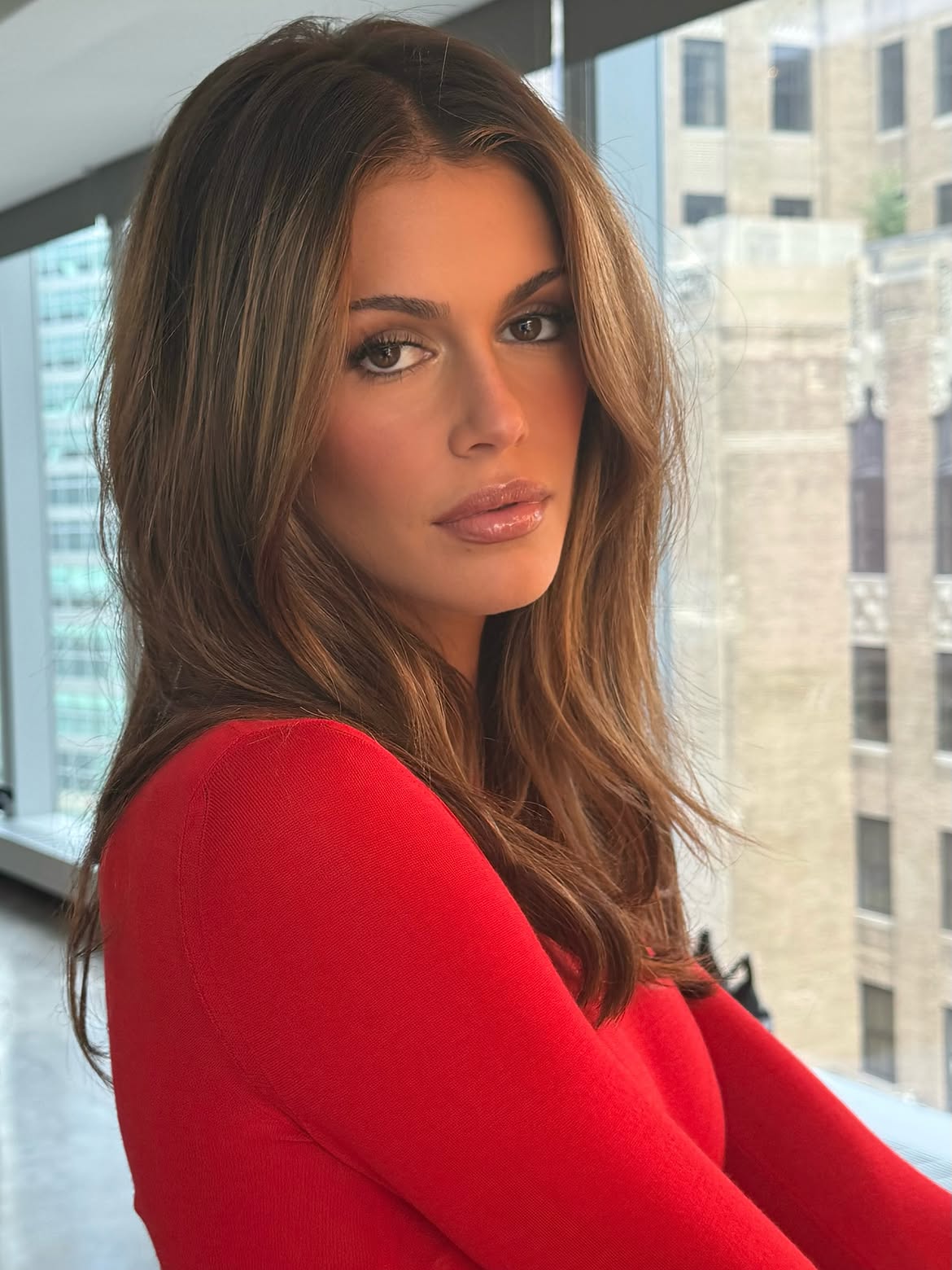press-day-1-with-kaia-for-her-new-show-theshardsfx-hairbyhosmakeup-iamjamalscott-1-1785236487.jpg