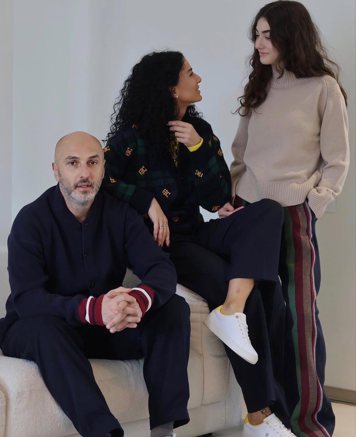 tommy-hilfiger-family-1785789475.jpg