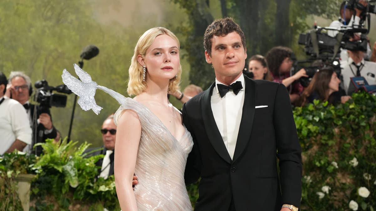 elle-fanning-and-her-boyfriend-gus-wenner-1789280170.jpg