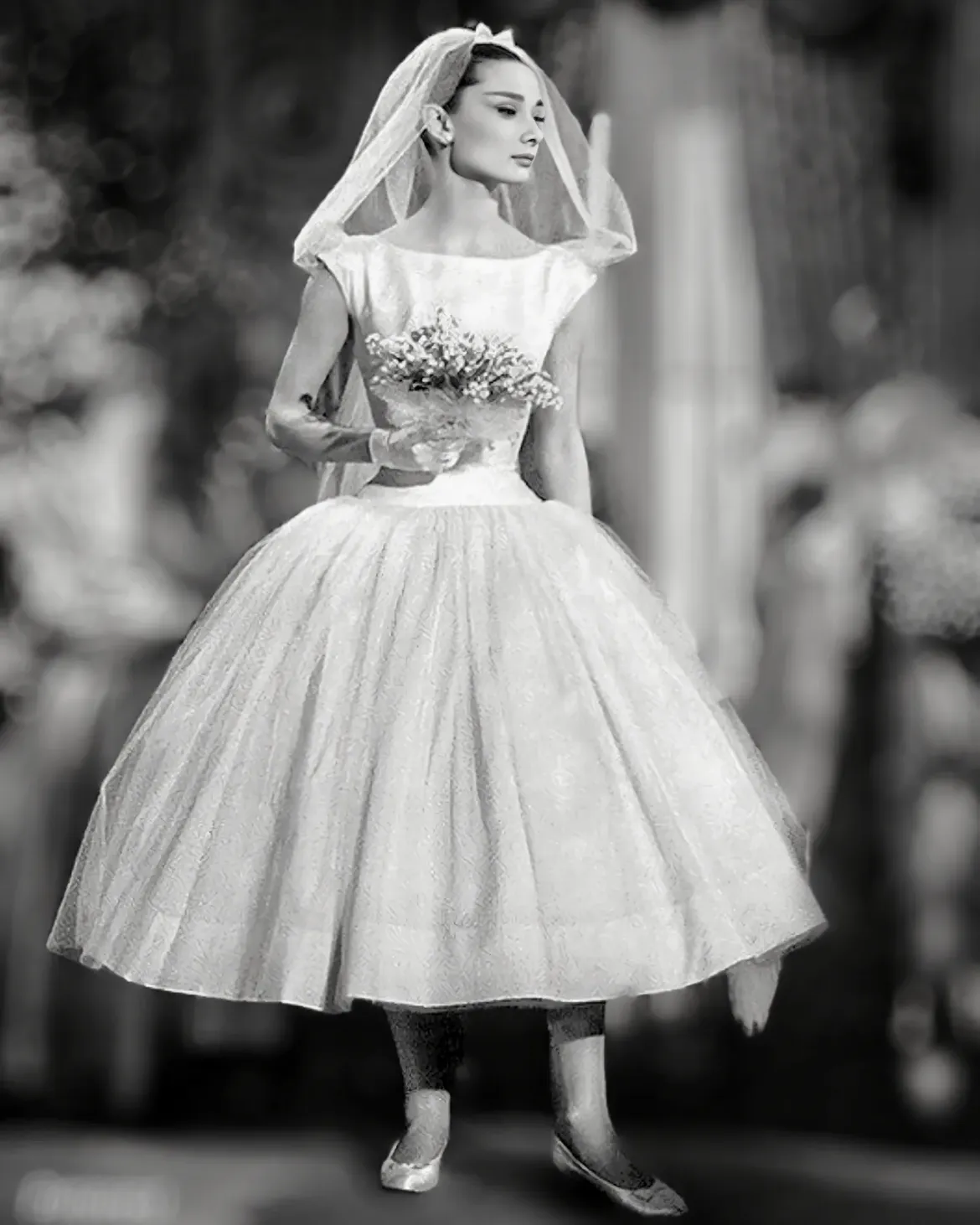 audrey-hepburn-wedding-dress-1790663014.webp