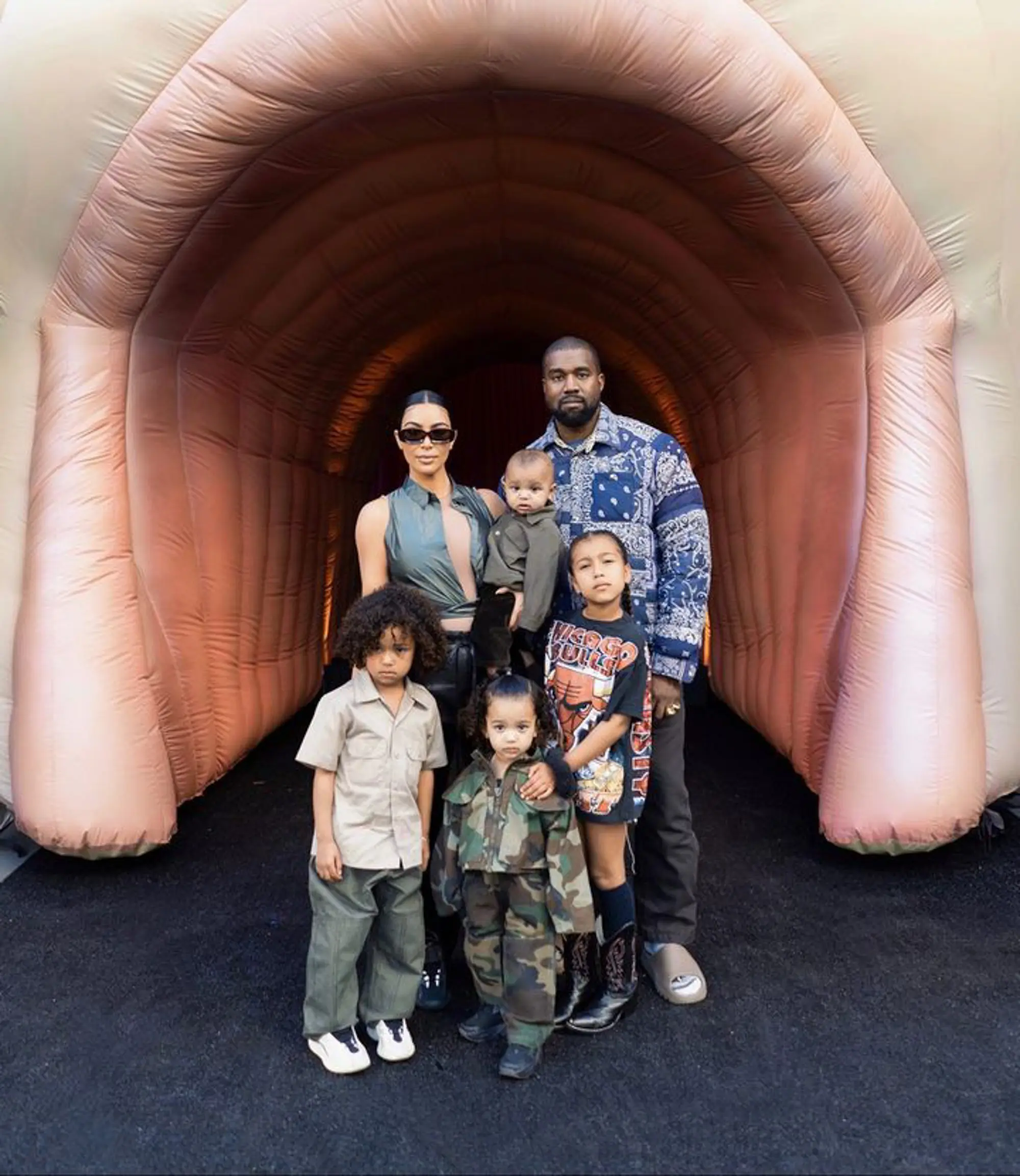 kim-kardashian-kanye-west-north-10246793-1791305495.webp
