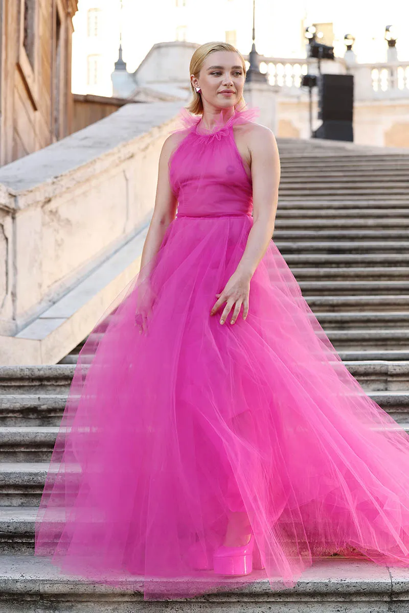 florence-pugh-valentino-dress-3-1791397615.webp